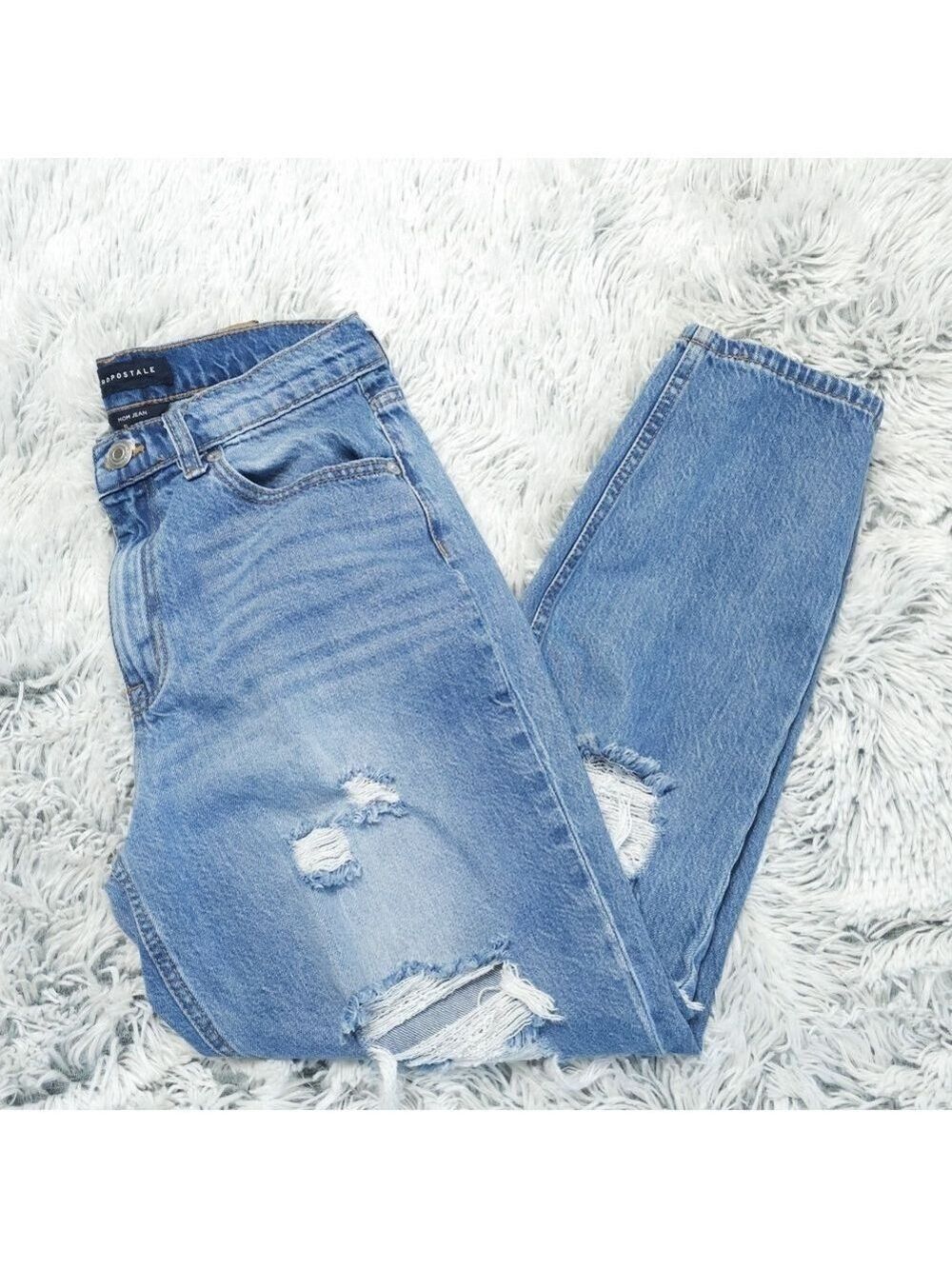 Aeropostale Distressed Mom Jean size 6